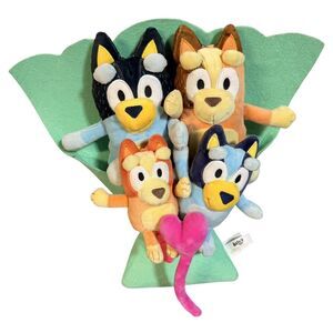 Bluey Family Plush Bouquet Stuffed Toy Ruz Valentine Heart Small Multicolor